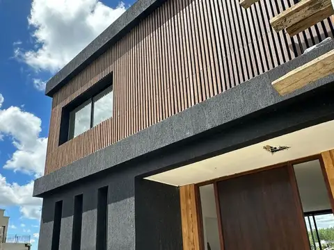 Barrio Santa Ana, Villanueva 300