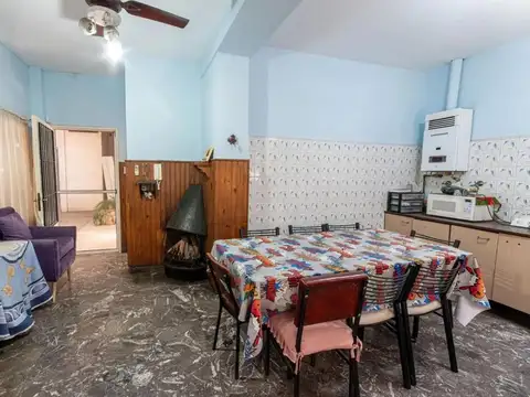 Casa 6 ambientes con 3 baños