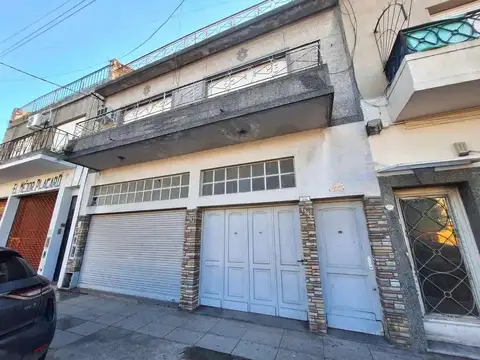VENTA Casa Multifamiliar c Local calle + Cochera  Ideal Desarrollo Inmobiliario