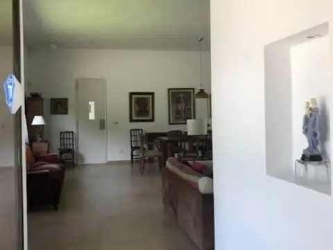 Casa 5 ambientes con 3 baños