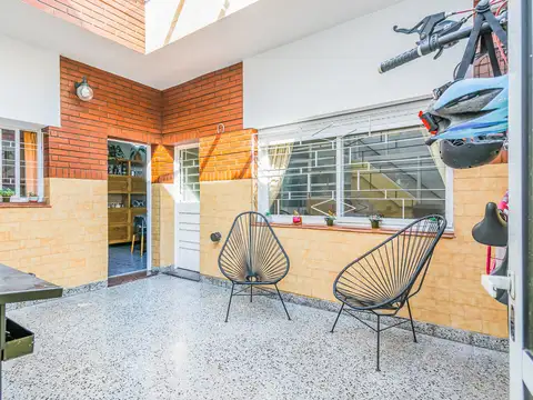 Depto Tipo Casa 4 ambientes con 2 baños