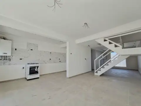 Depto Tipo Casa 4 ambientes con 1 baño