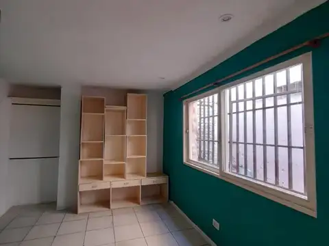 Casa 2 ambientes con 1 baño