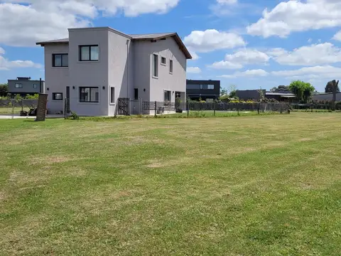 San Ramiro, Pilar del Este