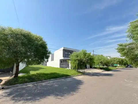 Calle 489 e/ 133 y 134 3800