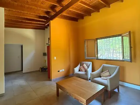 Casa 3 ambientes con 2 baños