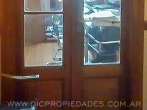 uruguay al 400. Entre Lavalle y Av Corrientes