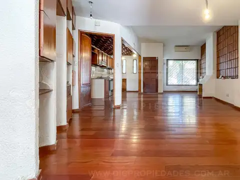 Olaguer y Feliu al 4600 entre Baigorria y Carlos Tejedor