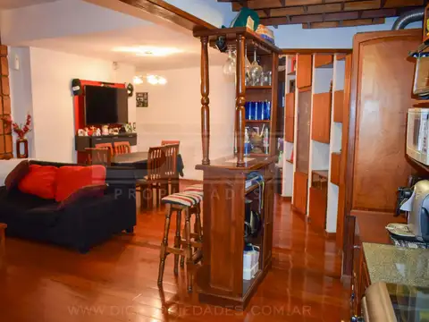 Depto Tipo Casa en Venta con 1 cocheras