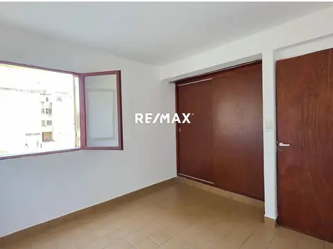 Departamento en Alquiler en Barrio Don Emilio, $ 400.000