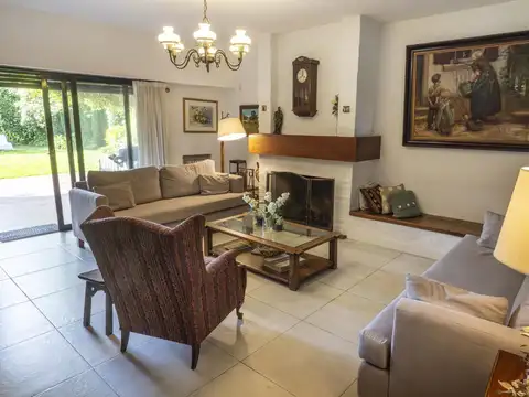 Casa en Venta en La Merced, USD 460.000