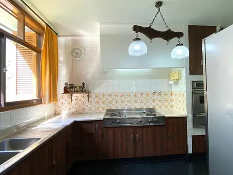 Hermosa Casa Gran Jardín C/Pileta La Puntilla, MDZ