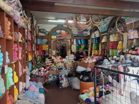 Avenida Hipolito Yrigoyen 900