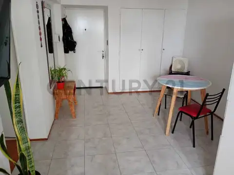 San Martin 2100, Piso 5