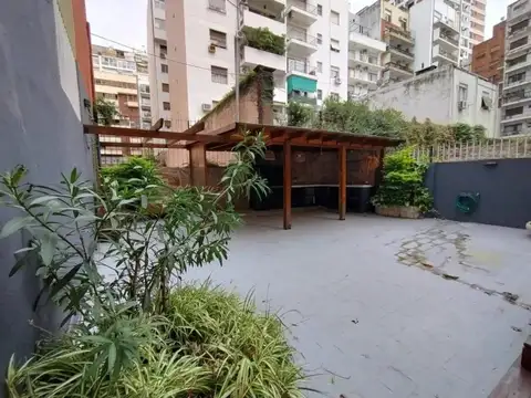 VENTA DE TRES AMB CON GRAN PATIO MUY ESPACIOSO Y LUMINOSO!