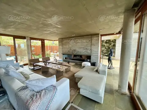 Casa en Alquiler Temporal en El Chorro, USD 36.000