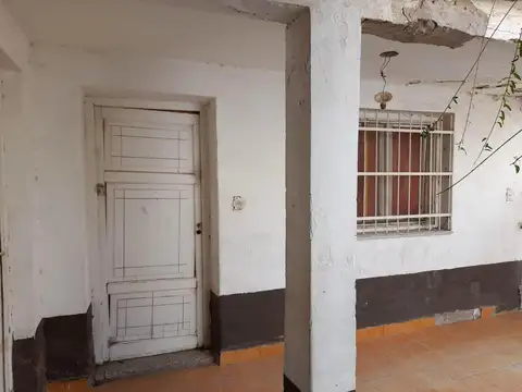 VENTA de LOTE con local   casa   departamento en excelente ubicación comercial de Cipolletti