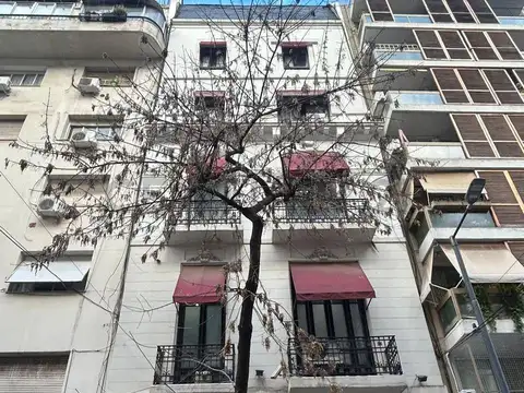VENTA EDIFICIO EN BLOCK EN RECOLETA / CLINICA BYS CIRUGIA ESTETICA/ OPCION VENTA FONDO DE COMERCIO