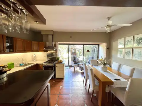 Casa 5 ambientes en venta en Martínez