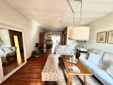 Casa 5 ambientes con 3 baños