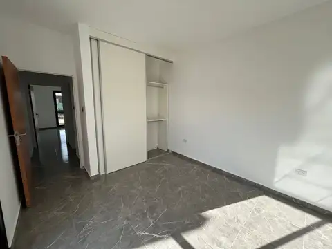 Casa 7 ambientes con 1 baño