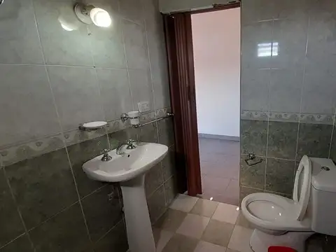 EN ALQUILER PH 2 AMBIENTES EN CASANOVA