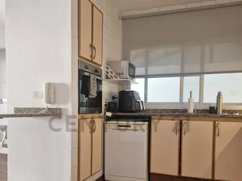 Casa 6 ambientes con 4 baños