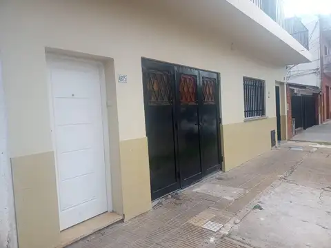 VENTA URGENTE! TIPO CASA AL FRENTE 2  AMBIENTES EN PLANTA BAJA U$D 40.000!