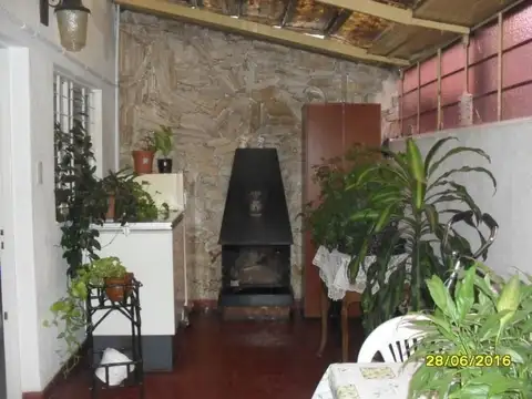 Casa en 2 plantas de 4 ambs,muy buena ubicación,toma propiedad en parte de pago, apta credito