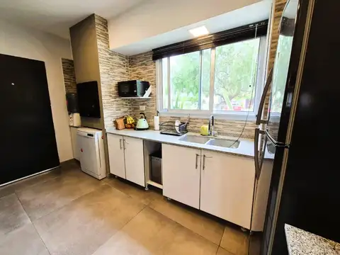 Casa en Venta en Pilar del Este - San Ramiro, USD 185.000