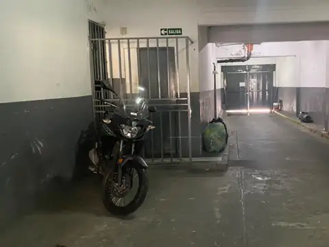 Venta de 11 Cocheras + 2 de Moto en 1 UF