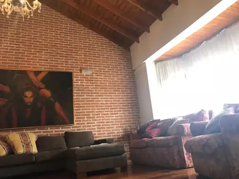 Casa 6 ambientes con 3 baños