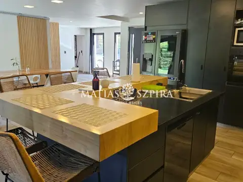 Casa en Venta en Barrio Parque Leloir, USD 485.000