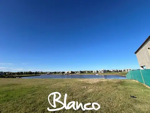 Casa 6 ambientes con 4 baños