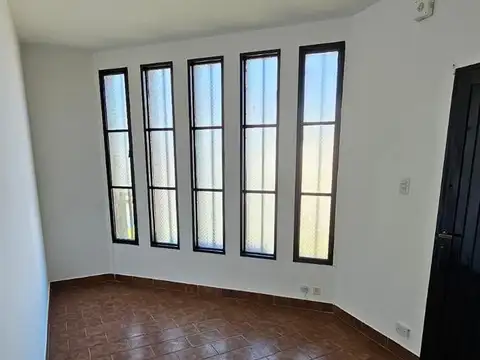 Depto Tipo Casa 2 ambientes con 1 baño