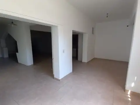 PH 2 ambientes amplio. 60 m2 Cubiertos. Posesion inmediata. Ubicacion centrica. ESCUCHA OFERTA