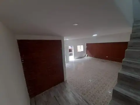 Depto Tipo Casa en Alquiler 1 año