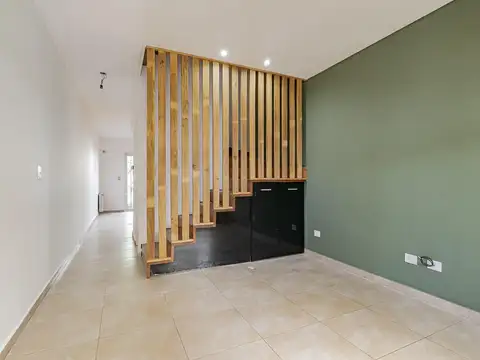 Depto Tipo Casa en Venta en Villa Luzuriaga, USD 125.000