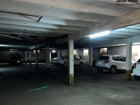 COCHERA EN VENTA - En zona centrica