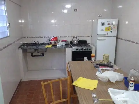 2 casas en luis guillon en venta o permuta