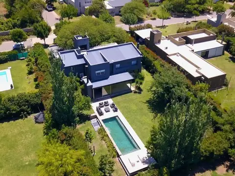 VENTA CASA COUNTRY CAÑUELAS - 400 M2