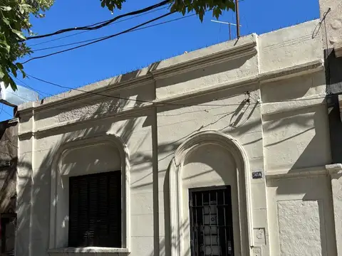 VENTA CASA DE ESTILO 1 DORM RECICLADA, LAS HERAS