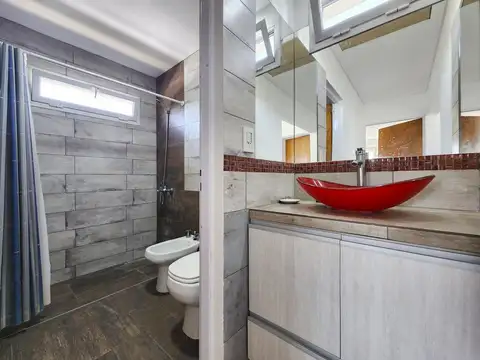 Casa 4 ambientes con 2 baños