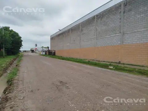 Av. Fructuoso Diaz  al 1400