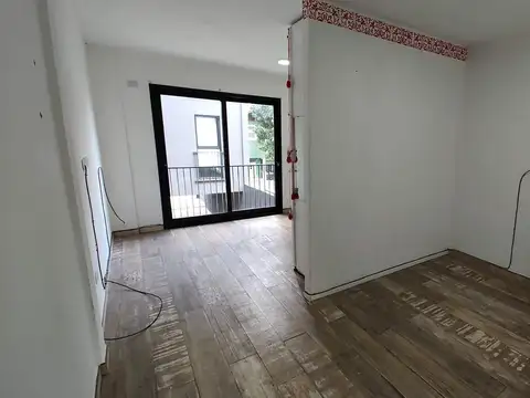 Belgrano 1900, Piso 1