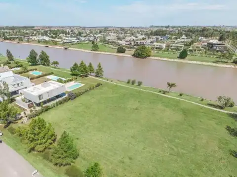 Terreno en Venta en Puerto Roldan, USD 130.000