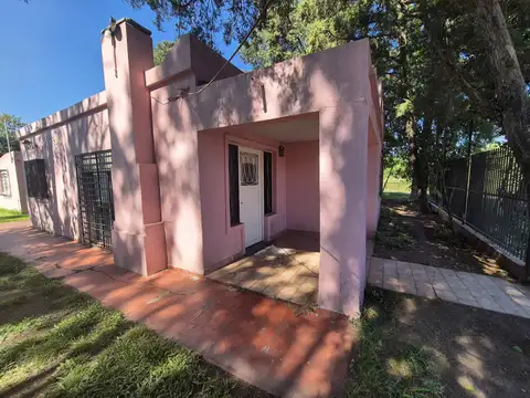 Casa 3 ambientes con 1 baño