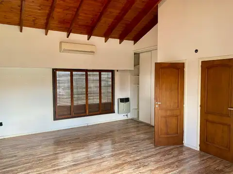Chalet de dos plantas en venta