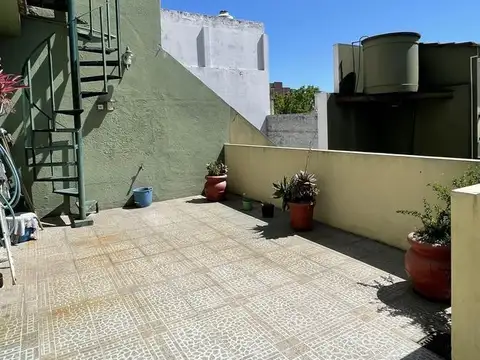 Depto Tipo Casa en Venta de 5 ambientes