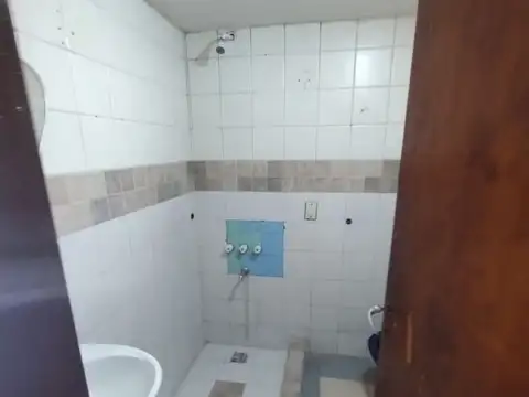 Casa 2 ambientes con 1 baño